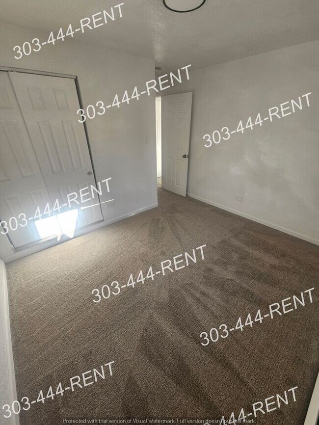 Building Photo - Great Location in Denver! All Utilities Included!