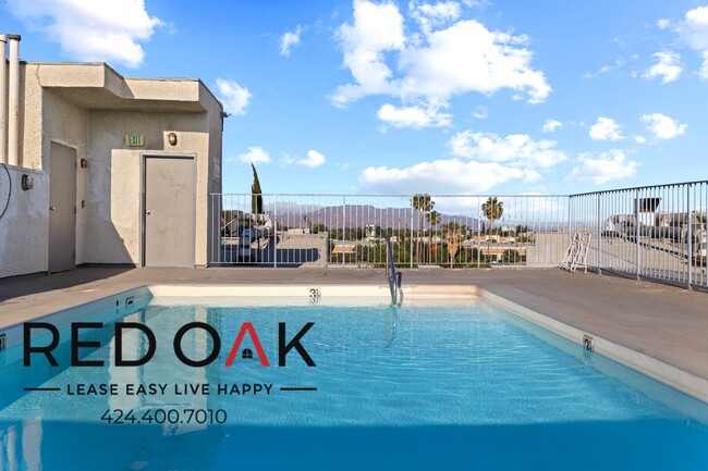 Building Photo - 8430 1/2 Cedros Ave-333
