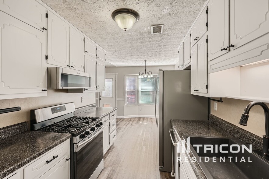 Building Photo - 124 Belair Trail