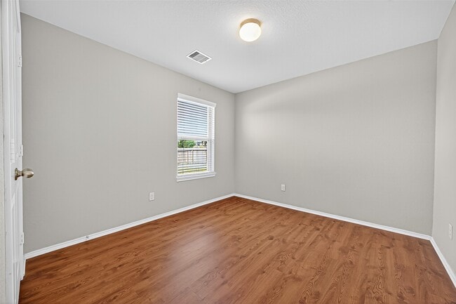 Building Photo - 5310 Songlark Bluff Cir