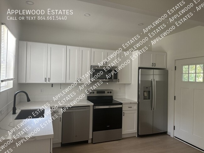 Building Photo - 36 Saxon Heights
