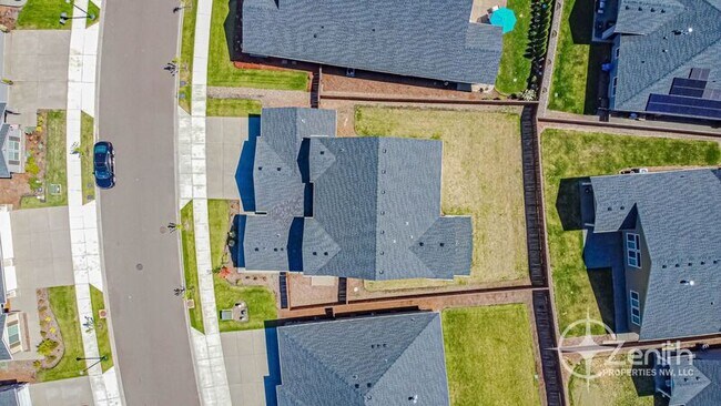 Building Photo - 4837 S 16th Dr