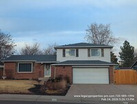 Building Photo - QUAINT SPLIT LEVEL IN MORRISON