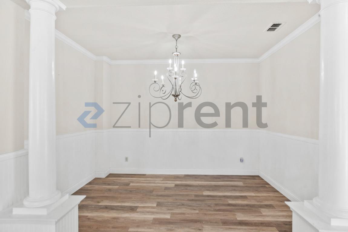 Building Photo - Unit
