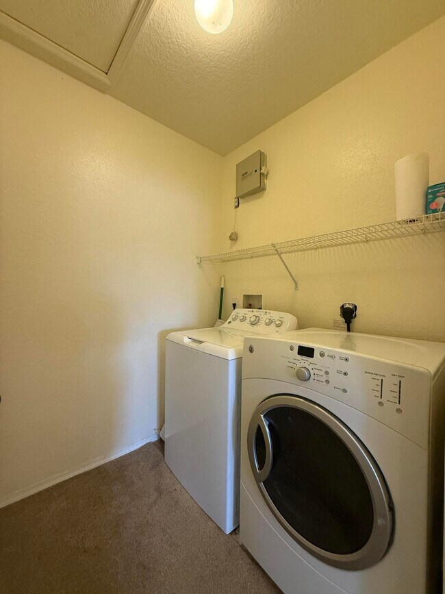 Building Photo - 1106 Belmont Pl