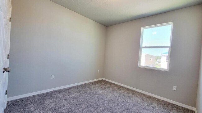 Building Photo - 348 S Zuni Rd