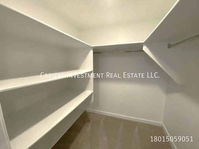 Building Photo - 4692 Camellia Ln