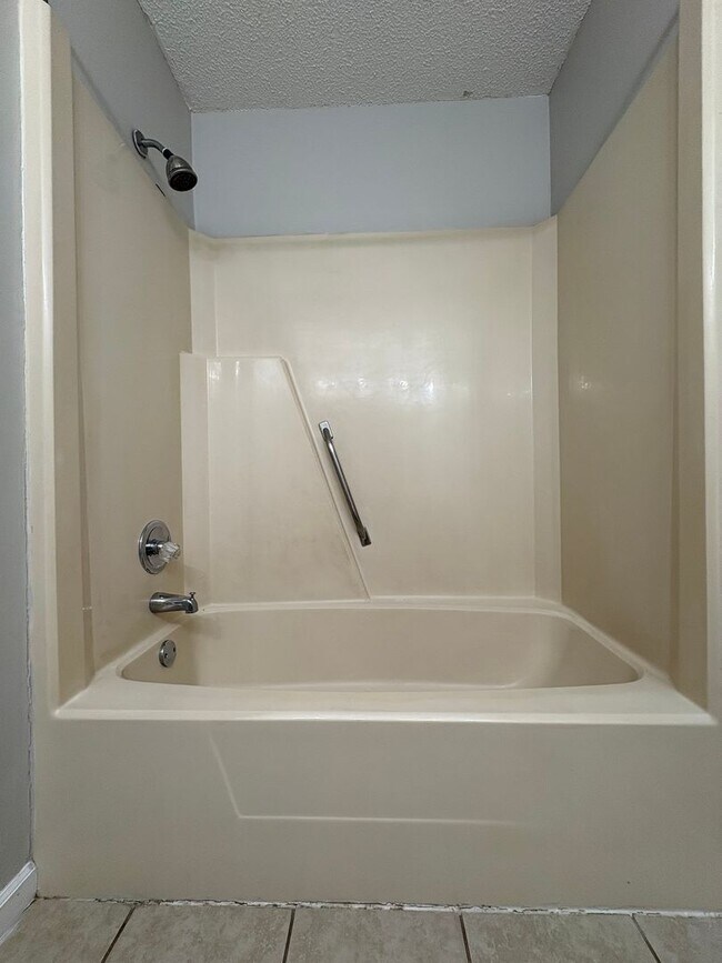 Building Photo - Daleville!