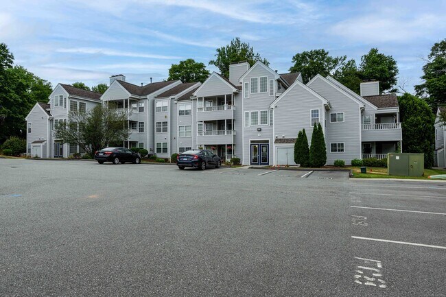 Building Photo - 1 Forest Glen Cir