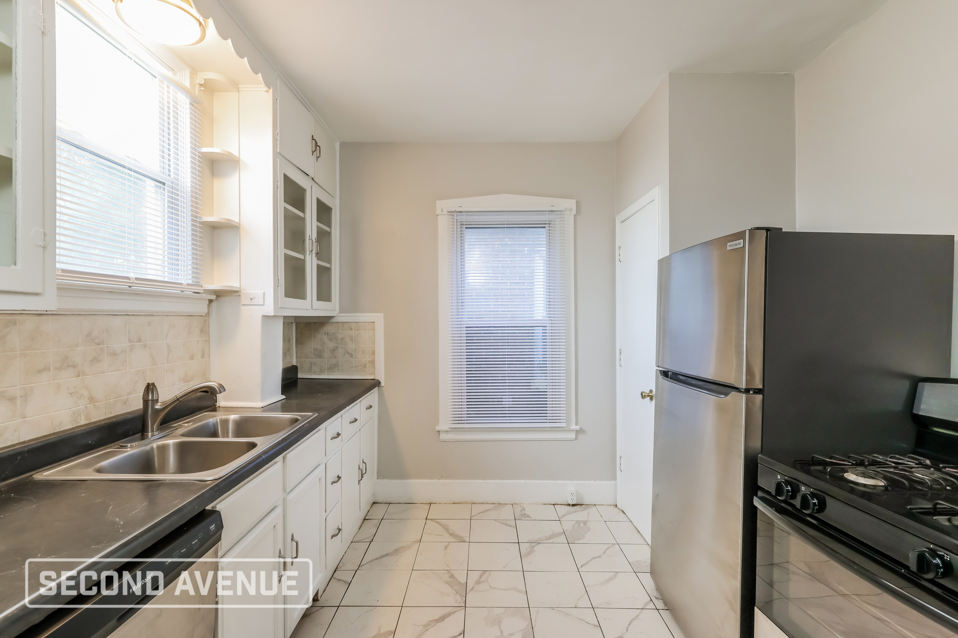 Building Photo - 819 S 40th St