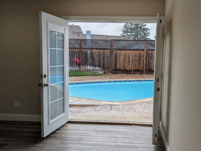 Building Photo - Lovely 2 bedroom and 2 bath remodeled home in South San Jose