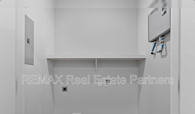 Building Photo - 43 Dearman Rd