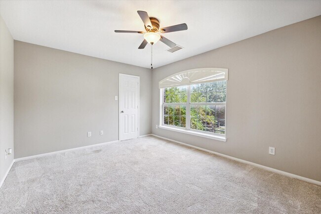 Building Photo - 30507 Russell Point Dr
