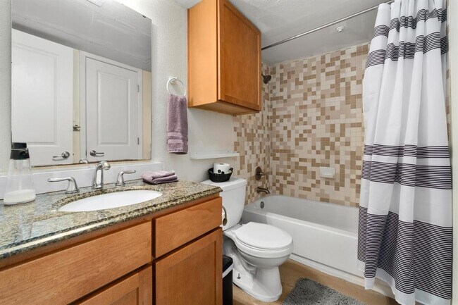 Building Photo - 3204 Menchaca Rd