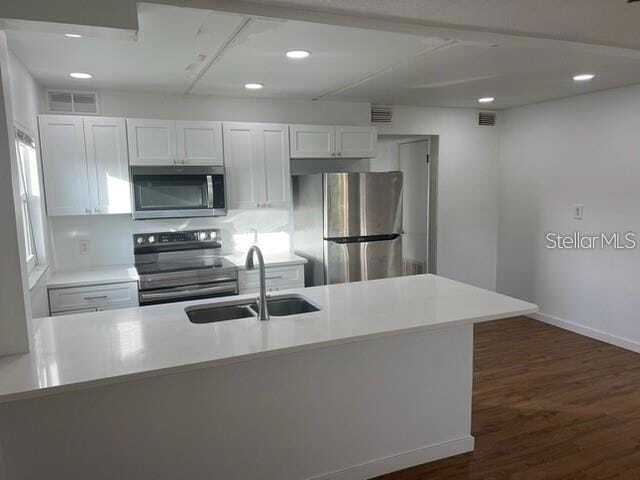 Building Photo - 212 S Daytona Ave