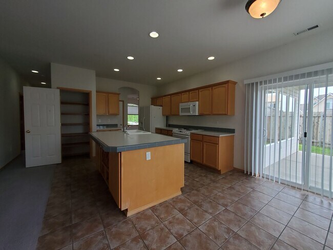 Building Photo - 264 Thyme Cir