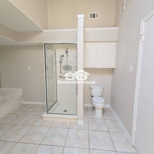 Building Photo - FOR RENT - MOVE IN READY - 3BEDS 2BATHS