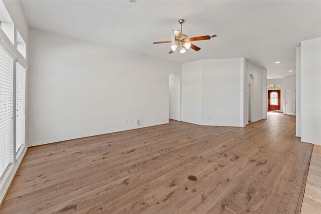 Building Photo - 1602 Eden Meadows Dr