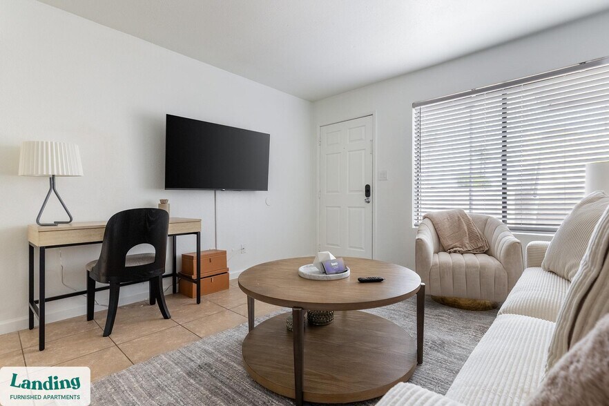 Building Photo - 5704 W Thomas Rd