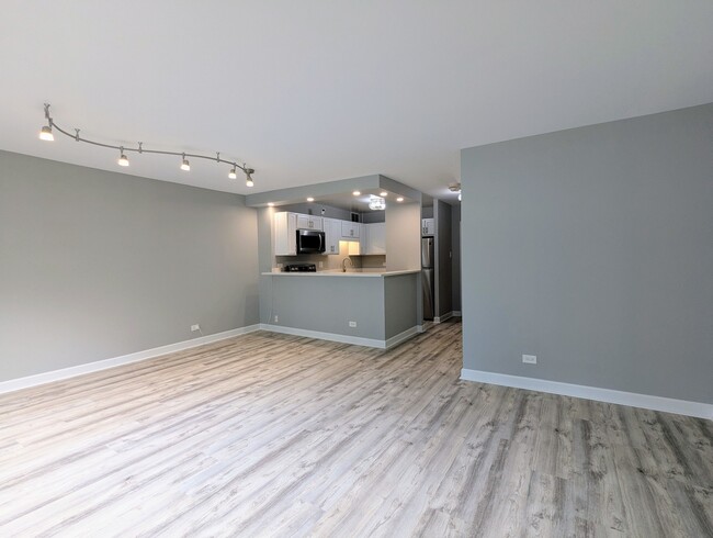 Building Photo - 211 E Ohio St