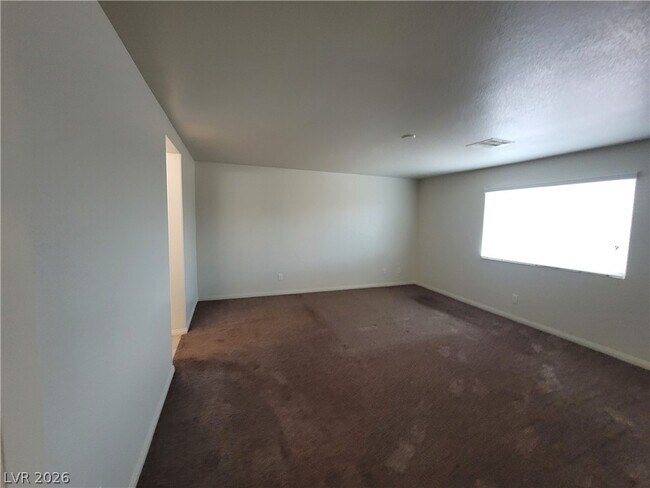 Building Photo - 2409 W Gilmore Ave