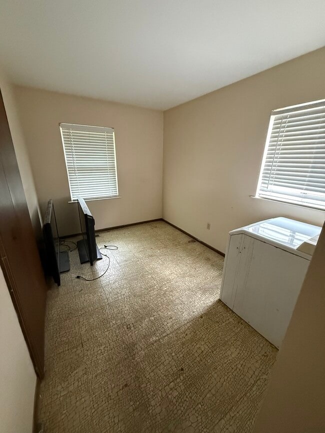 Building Photo - 303 Wilson Park Ln