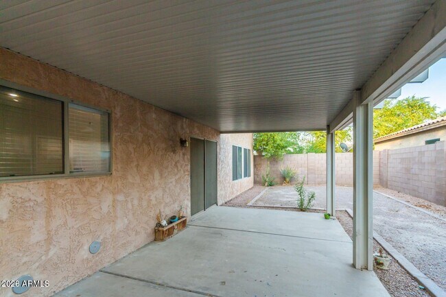 Building Photo - 2739 E Indian Wells Pl