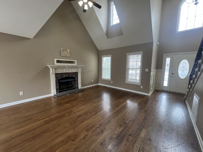 Building Photo - 3462 Southwood Dr