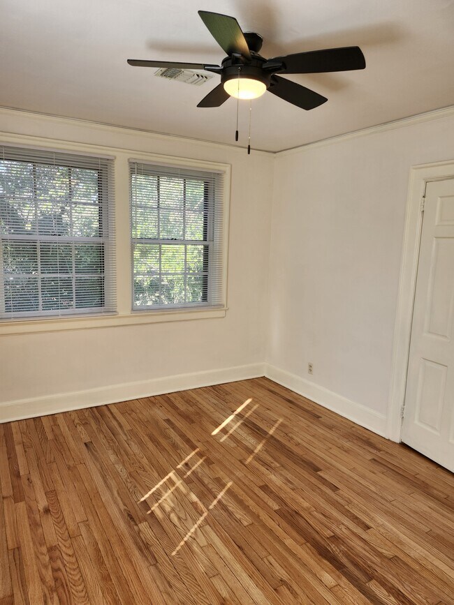 Building Photo - 1032 Felder Ave