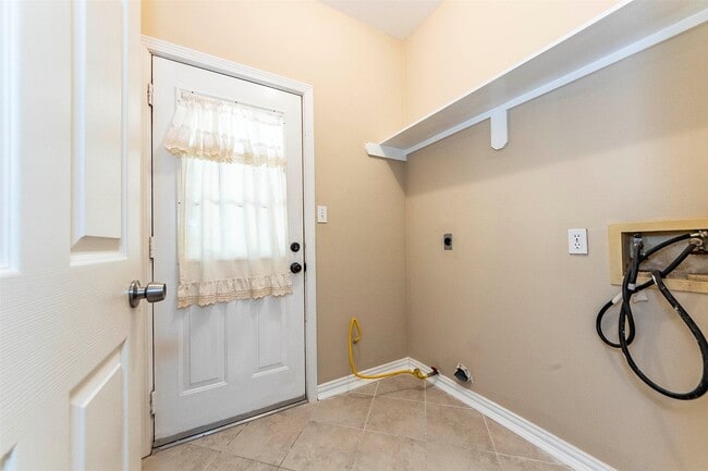 Building Photo - 2608 Leroy St