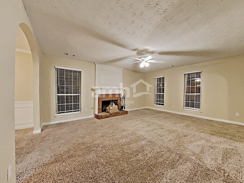 Building Photo - 5815 Millstone Dr