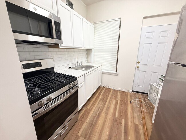 Building Photo - 2262 N Gratz St