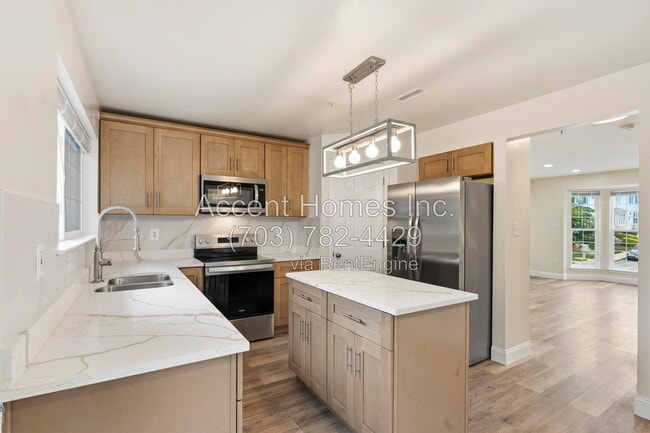 Building Photo - 10299 Wimbledon Pl