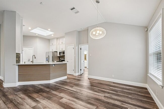 Building Photo - 16800 Bailey Jean Dr