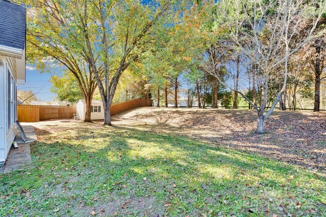 Building Photo - 6340 S Bend Ln