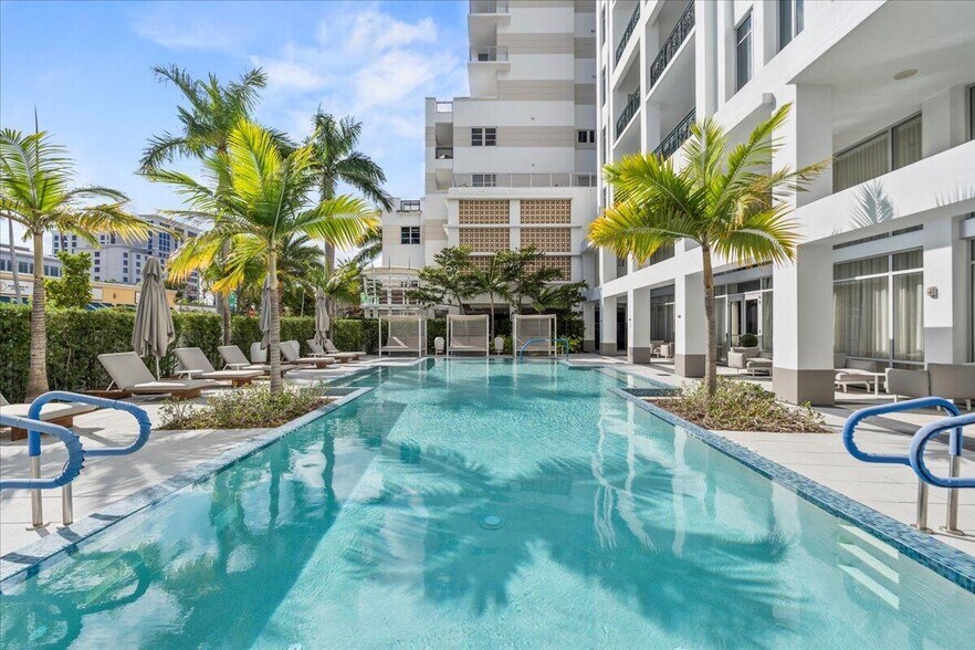 Primary Photo - 155 E Boca Raton Rd