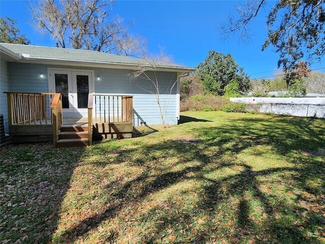 Building Photo - 2617 Pine Tree Dr