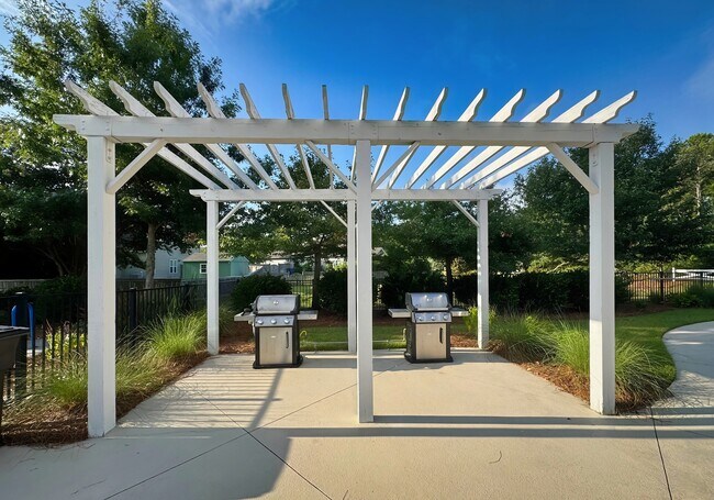 Building Photo - 1545 Oldenburg Dr