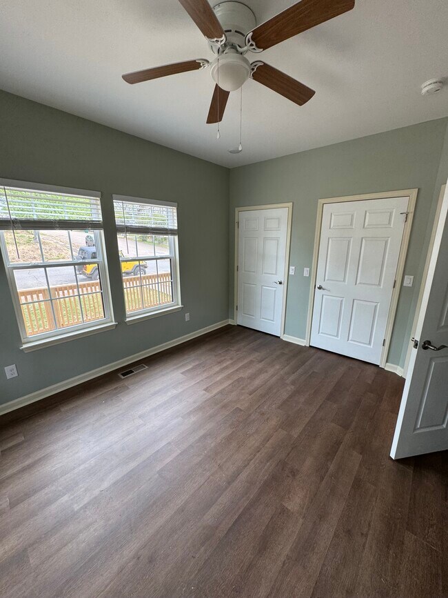 Building Photo - 260 Cedar St