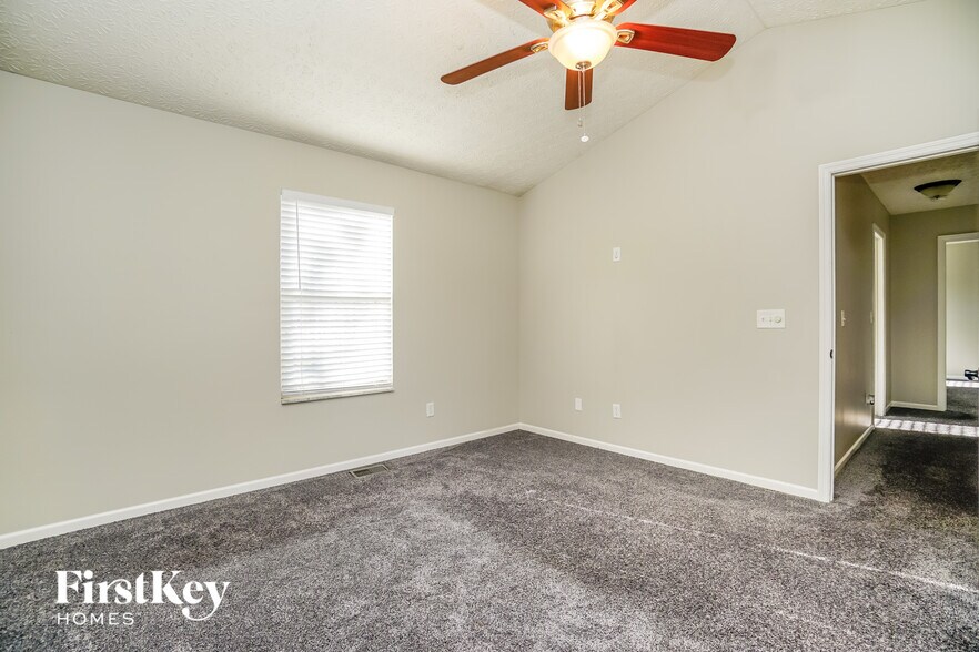 Building Photo - 339 Shyanne Dr