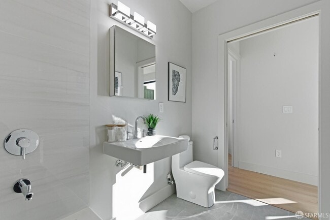 Building Photo - 3945 Judah St