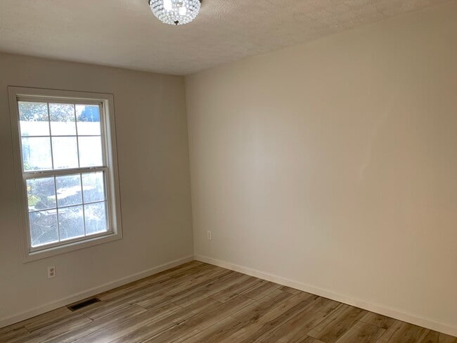 Building Photo - Beautiful Home For Rent!