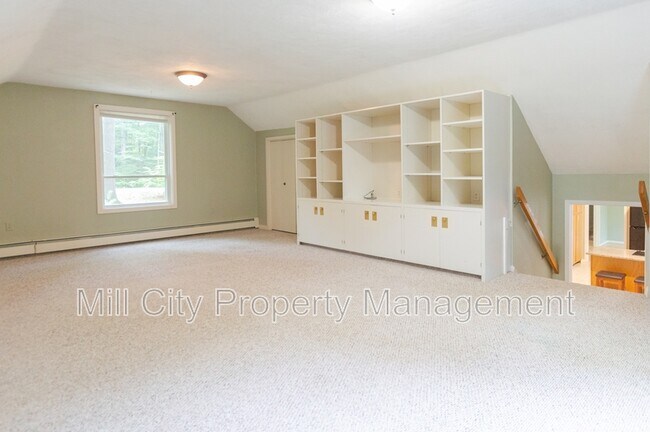 Building Photo - 43 Hitching Post Ln