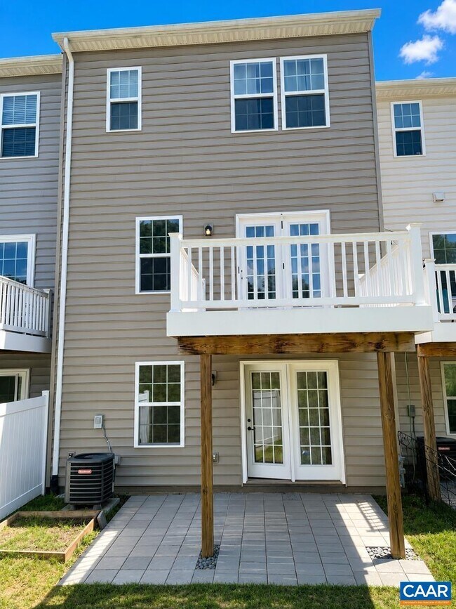 Building Photo - 2046 Elm Tree Ct
