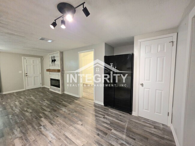 Building Photo - 3612 Phillips St