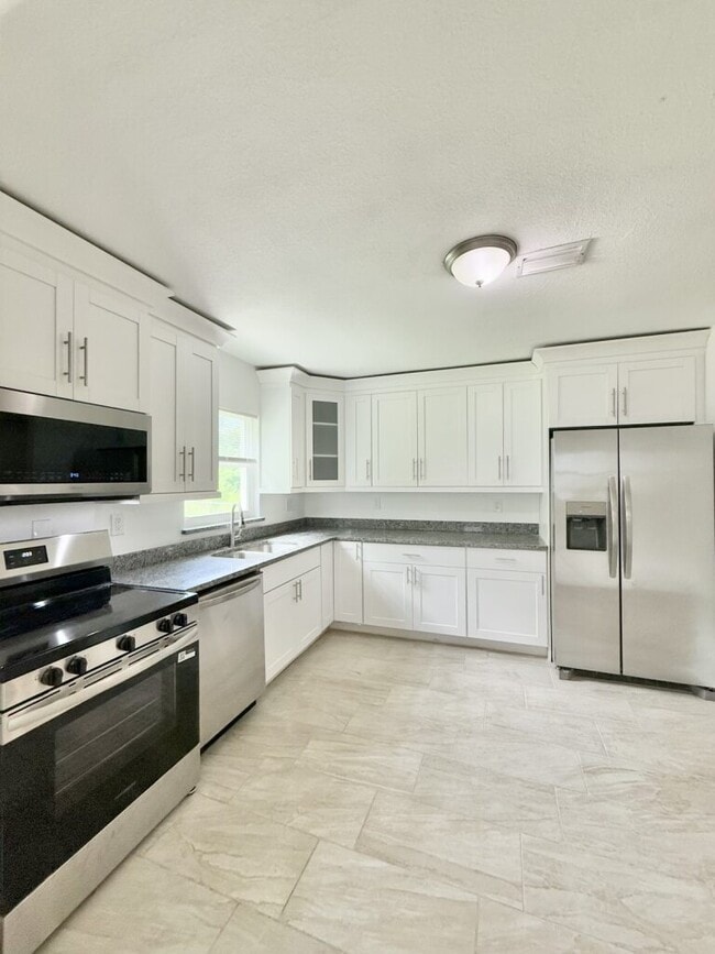 Building Photo - 2125 Mark Ave