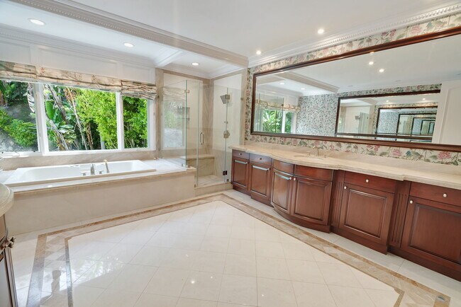 Building Photo - 2784 Deep Canyon Dr