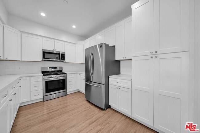 Building Photo - 4114 Vantage Ave