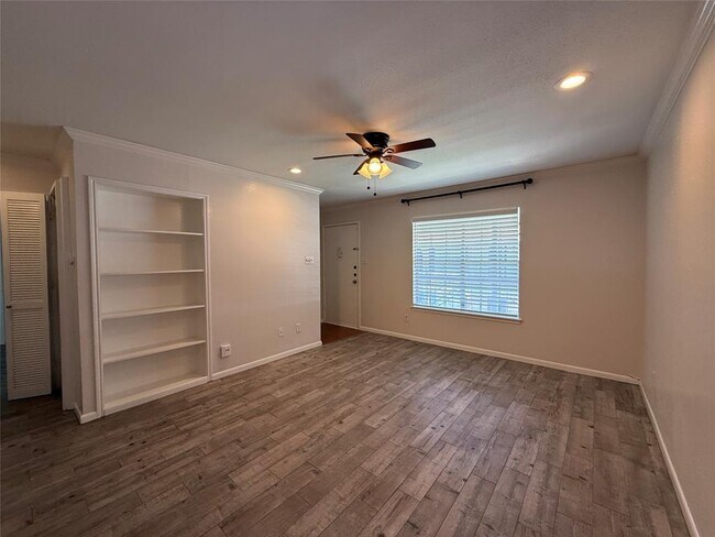 Building Photo - 2250 Bering Dr