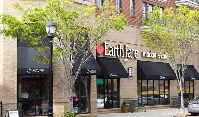 Building Photo - 3920 Sharon Rd